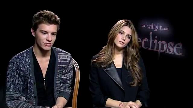 Ashley-Greene_dot_nl-EclipseinterviewWith_HeyUGuysBlog-00008.jpg