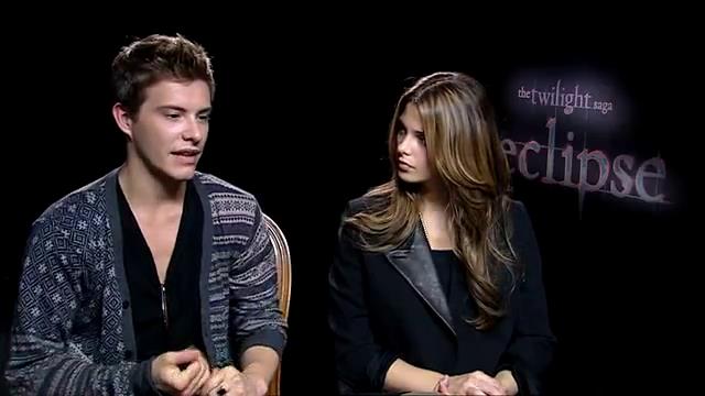 Ashley-Greene_dot_nl-EclipseinterviewWith_HeyUGuysBlog-00011.jpg
