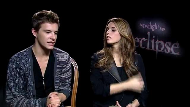 Ashley-Greene_dot_nl-EclipseinterviewWith_HeyUGuysBlog-00022.jpg