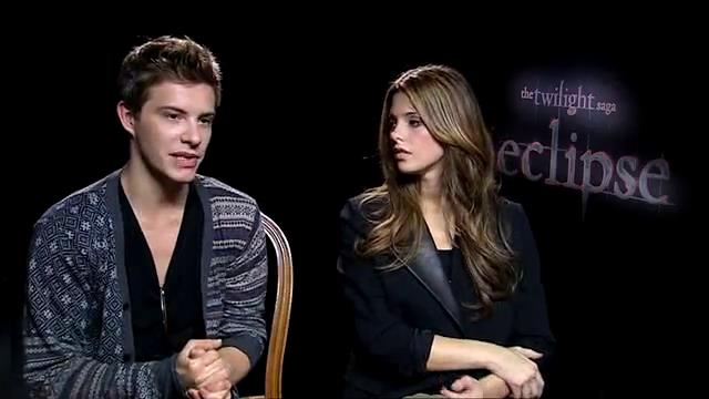 Ashley-Greene_dot_nl-EclipseinterviewWith_HeyUGuysBlog-00023.jpg