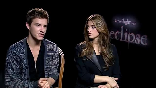 Ashley-Greene_dot_nl-EclipseinterviewWith_HeyUGuysBlog-00024.jpg