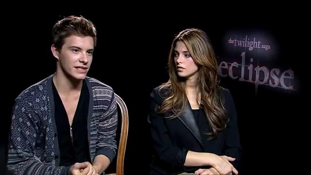 Ashley-Greene_dot_nl-EclipseinterviewWith_HeyUGuysBlog-00025.jpg