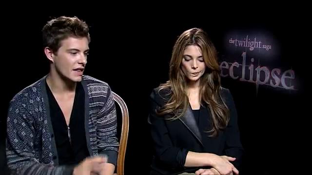 Ashley-Greene_dot_nl-EclipseinterviewWith_HeyUGuysBlog-00027.jpg