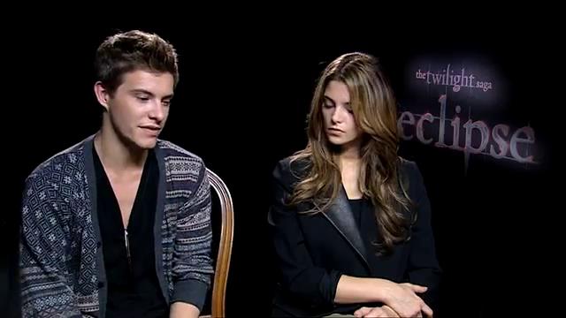 Ashley-Greene_dot_nl-EclipseinterviewWith_HeyUGuysBlog-00031.jpg