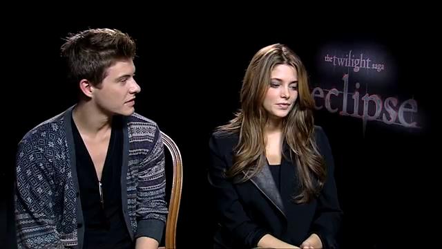 Ashley-Greene_dot_nl-EclipseinterviewWith_HeyUGuysBlog-00041.jpg