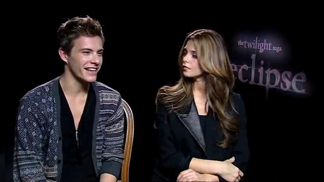 Ashley-Greene_dot_nl-EclipseinterviewWith_HeyUGuysBlog-00063.jpg