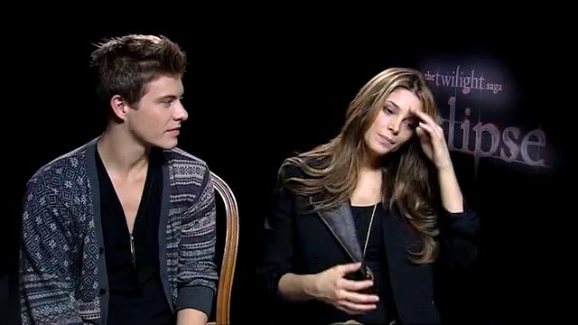 Ashley-Greene_dot_nl-EclipseinterviewWith_HeyUGuysBlog-00073.jpg