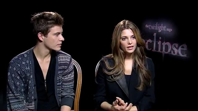 Ashley-Greene_dot_nl-EclipseinterviewWith_HeyUGuysBlog-00076.jpg