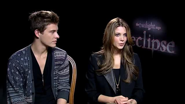 Ashley-Greene_dot_nl-EclipseinterviewWith_HeyUGuysBlog-00100.jpg