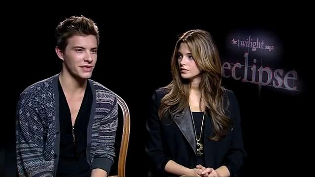 Ashley-Greene_dot_nl-EclipseinterviewWith_HeyUGuysBlog-00113.jpg