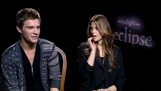 Ashley-Greene_dot_nl-EclipseinterviewWith_HeyUGuysBlog-00123.jpg