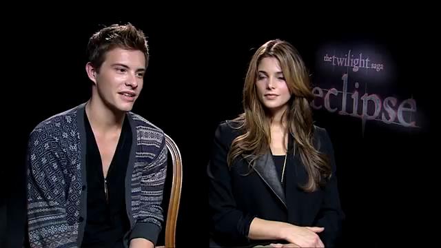 Ashley-Greene_dot_nl-EclipseinterviewWith_HeyUGuysBlog-00131.jpg