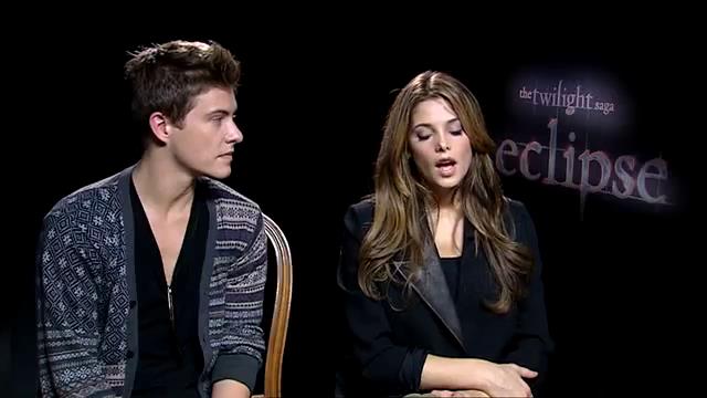 Ashley-Greene_dot_nl-EclipseinterviewWith_HeyUGuysBlog-00135.jpg