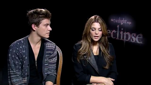 Ashley-Greene_dot_nl-EclipseinterviewWith_HeyUGuysBlog-00136.jpg