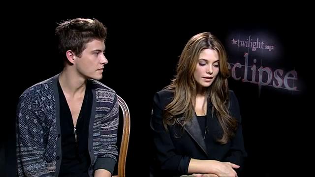 Ashley-Greene_dot_nl-EclipseinterviewWith_HeyUGuysBlog-00137.jpg