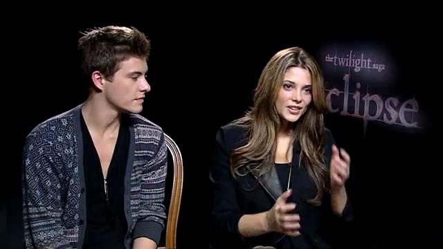 Ashley-Greene_dot_nl-EclipseinterviewWith_HeyUGuysBlog-00139.jpg