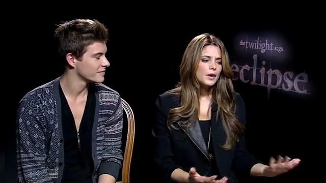 Ashley-Greene_dot_nl-EclipseinterviewWith_HeyUGuysBlog-00147.jpg