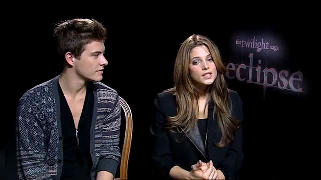 Ashley-Greene_dot_nl-EclipseinterviewWith_HeyUGuysBlog-00149.jpg
