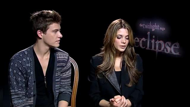 Ashley-Greene_dot_nl-EclipseinterviewWith_HeyUGuysBlog-00154.jpg