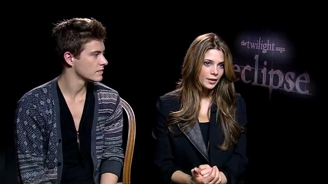 Ashley-Greene_dot_nl-EclipseinterviewWith_HeyUGuysBlog-00156.jpg