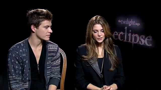 Ashley-Greene_dot_nl-EclipseinterviewWith_HeyUGuysBlog-00165.jpg