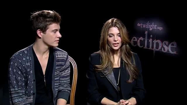 Ashley-Greene_dot_nl-EclipseinterviewWith_HeyUGuysBlog-00166.jpg