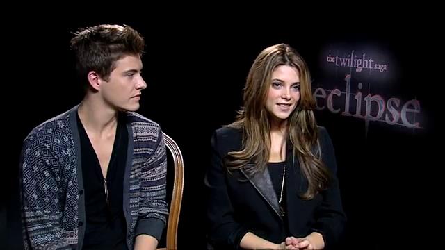 Ashley-Greene_dot_nl-EclipseinterviewWith_HeyUGuysBlog-00167.jpg