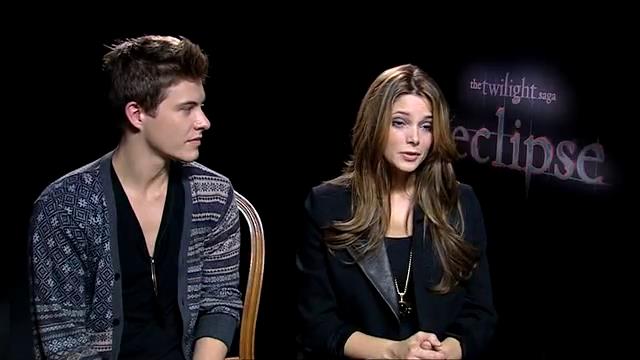 Ashley-Greene_dot_nl-EclipseinterviewWith_HeyUGuysBlog-00173.jpg