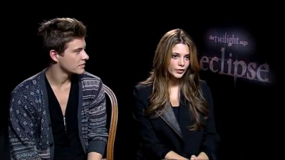 Ashley-Greene_dot_nl-EclipseinterviewWith_HeyUGuysBlog-00049.jpg