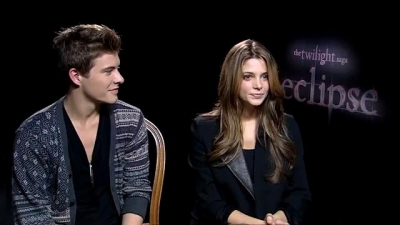 Ashley-Greene_dot_nl-EclipseinterviewWith_HeyUGuysBlog-00060.jpg