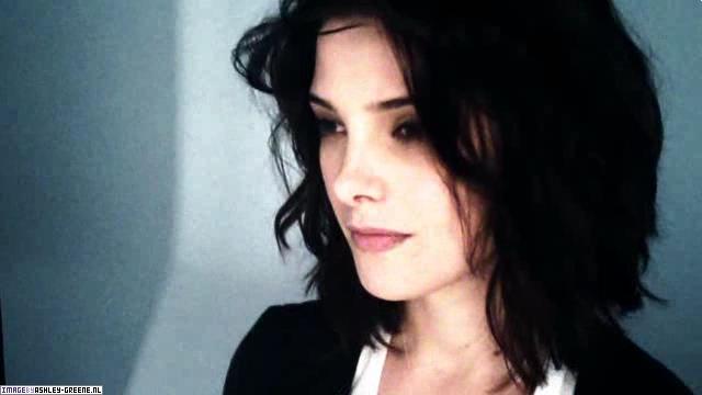 GlamourMagazineShoot-Behind00033.jpg GlamourMagazineShoot-Behind00033.jpg