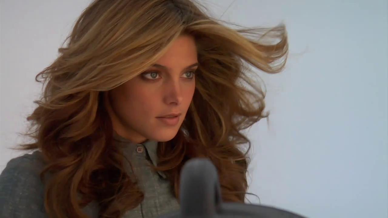 Ashley-Greene_dot_nl__HarpersBazaarAgelessStyle00028.jpg