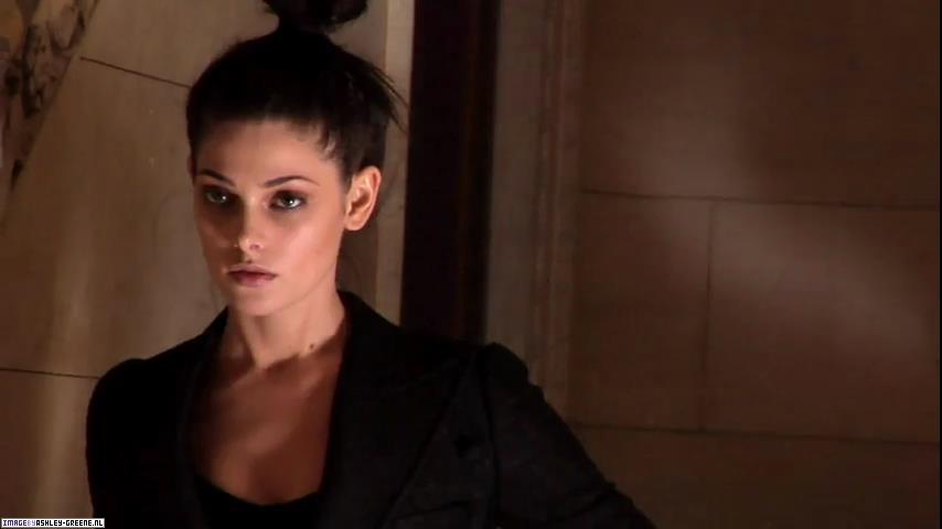 MarieClaire-BehindtheScene0000013.jpg MarieClaire-BehindtheScene0000013.jpg