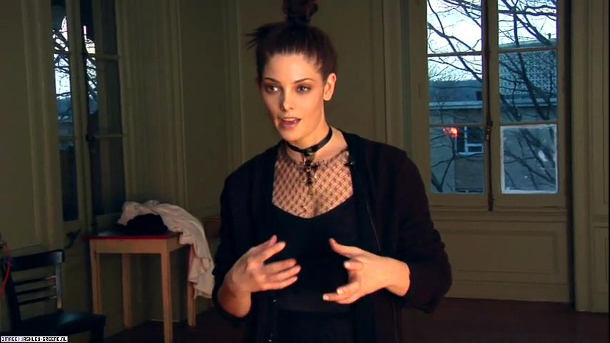 MarieClaire-BehindtheScene0000054.jpg MarieClaire-BehindtheScene0000054.jpg