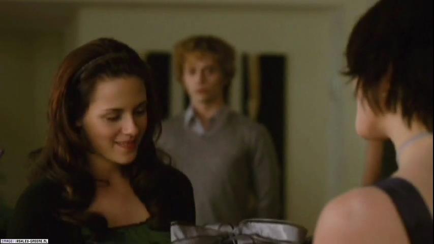 MarieClaire-BehindtheScene0000072.jpg MarieClaire-BehindtheScene0000072.jpg