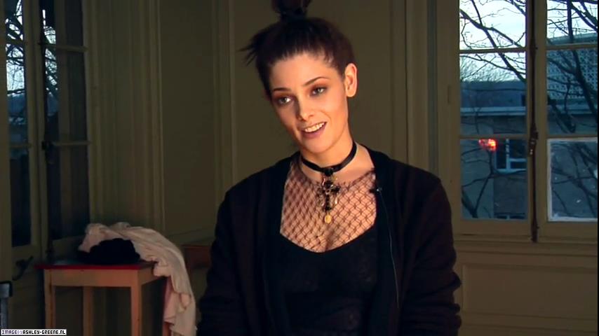 MarieClaire-BehindtheScene0000103.jpg MarieClaire-BehindtheScene0000103.jpg