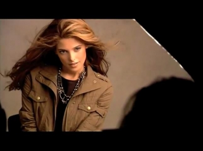 Ashley-Greene_dot_nl---BTSofMarkCosmetics00062.jpg