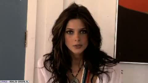 AshleyGreene_dot_nl-AchterdeSchermen2010WomansHealthShoot00051.jpg