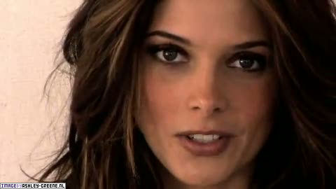 AshleyGreene_dot_nl-AchterdeSchermen2010WomansHealthShoot00104.jpg
