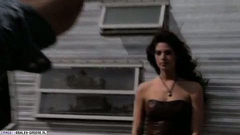 AshleyGreene_dot_nl-AchterdeSchermen2010WomansHealthShoot00125.jpg