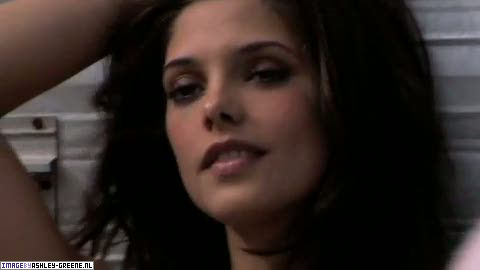 AshleyGreene_dot_nl-AchterdeSchermen2010WomansHealthShoot00138.jpg