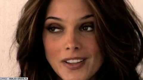 AshleyGreene_dot_nl-AchterdeSchermen2010WomansHealthShoot00153.jpg