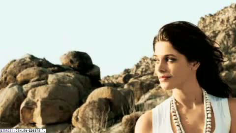 AshleyGreene_dot_nl-AchterdeSchermen2010WomansHealthShoot00192.jpg