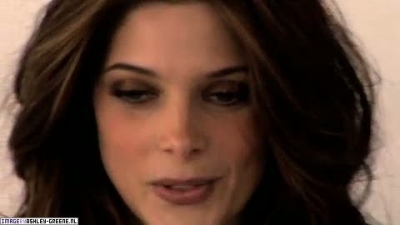 AshleyGreene_dot_nl-AchterdeSchermen2010WomansHealthShoot00115.jpg