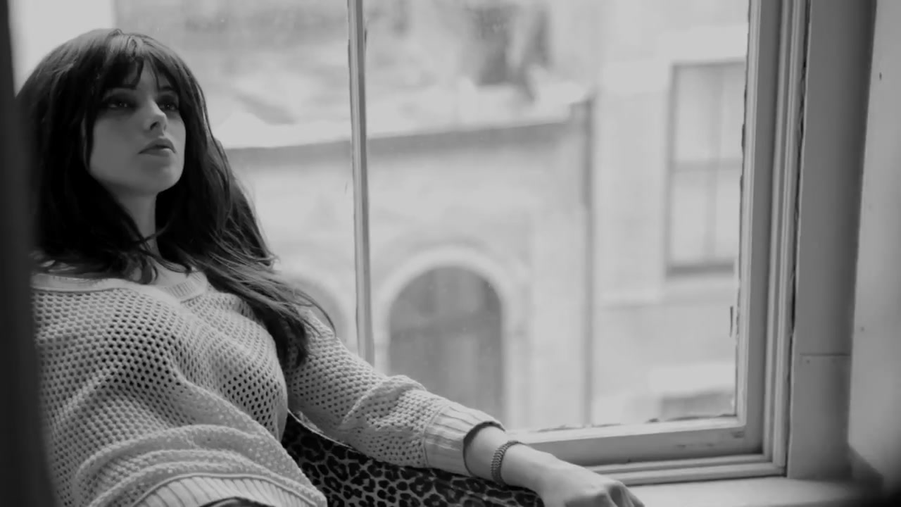 Ashley-Greene-dot-nl_BehindTheScenesDKNYJeans0043.jpg
