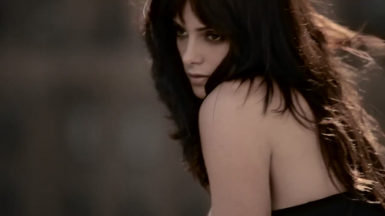 Ashley-Greene-dot-nl_BehindTheScenesDKNY0022.jpg
