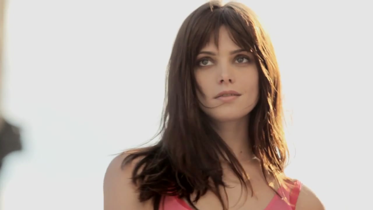 Ashley-Greene-dot-nl_BehindTheScenesDKNY0026.jpg