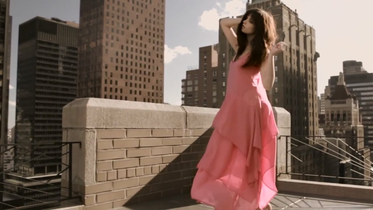 Ashley-Greene-dot-nl_BehindTheScenesDKNY0029.jpg
