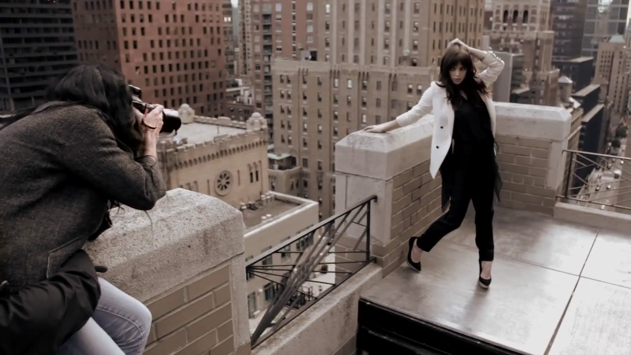 Ashley-Greene-dot-nl_BehindTheScenesDKNY0031.jpg