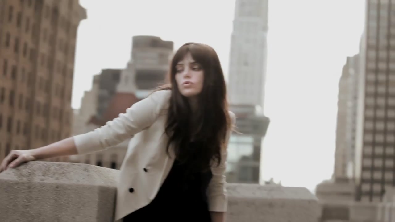 Ashley-Greene-dot-nl_BehindTheScenesDKNY0033.jpg
